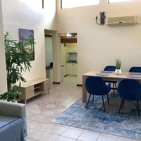Impala Suite -Entire Unit- 2 Bedroom With 1 Ensuite Bathroom Лейдисмит Екстериор снимка